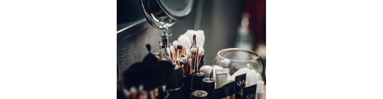 Su OUTLETMAKEUP puoi trovare una vasta selezione di trucchi e cosmetici per il tuo make-up